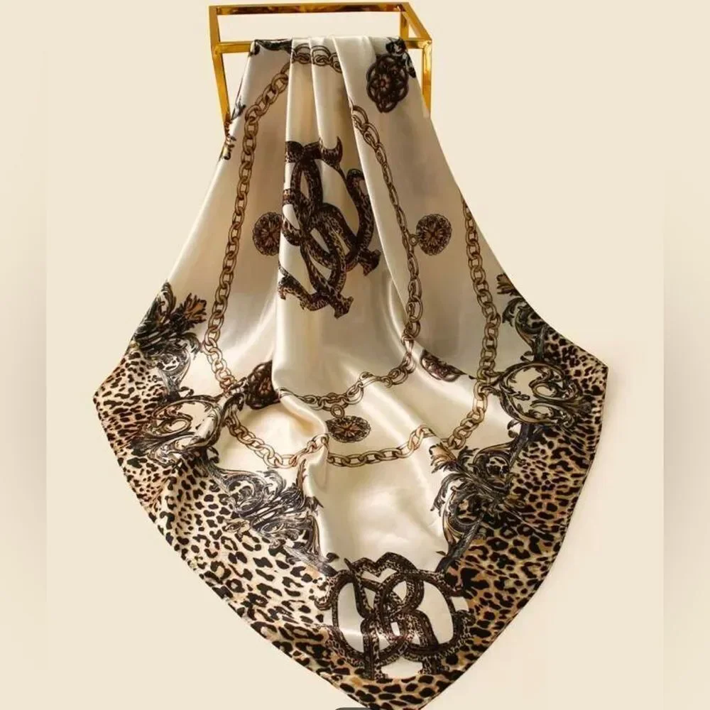 Leopard Chain Pattern Scarf